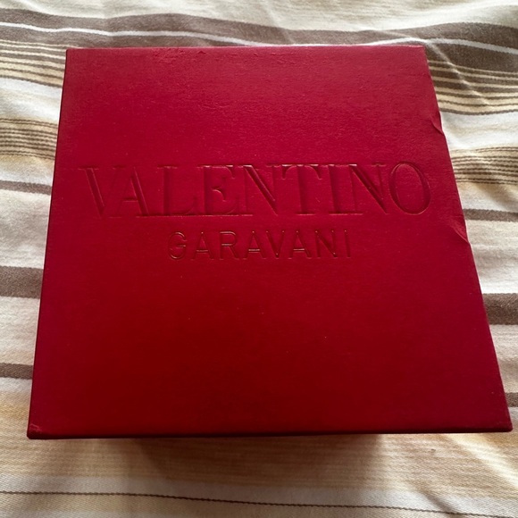 Valentino Garavani Ring - Picture 7 of 8